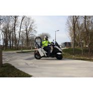 Rc300 scooter 3 roues ramassage dejections canines_1