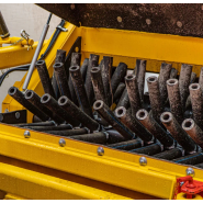 Brosse à ballast hydraulique BRV pour pelles rail-route - écartements de 1'435 mm et 1'000 mm_1