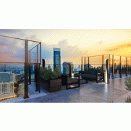 Protection extérieure moderne avec paravent en verre trempé