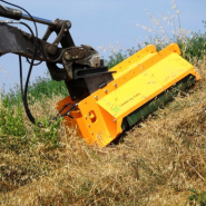 Outil de débroussaillage pour mini-pelle