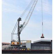 Grue Liebherr Lhm 420 pour manutention rapide de produits en vrac