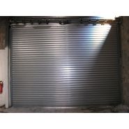 Rideau métallique à lames acier sur mesure - Robustesse, occultation et normes de sécurité_1