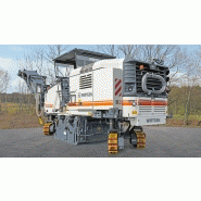 Machine Wirtgen W 200 Hi pour fraisage net de bord à bord