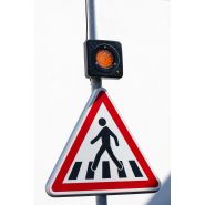 Balise de signalisation lumineuse EVOFLASH - LED haute performance - Détection de vitesse et autonomie solaire_1