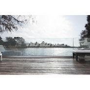 Garde-corps Faraone en verre et aluminium - design minimal - profil 67 x 101 mm_1