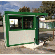 Bungalow de chantier - vestiaire avec cases, bancs et patères_1