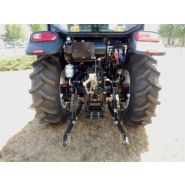 Machine agricole Tb504 équipée d'un inverseur mécanique et 12 vitesses