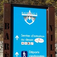 Totem - Pyrenees Concept - 2000 x 750 mm - Pied et support acier finition rouille naturelle stabilisée_1