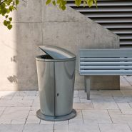 Portée Austin - Poubelle publique Landscape - Corps conique avec couvercle dôme et ouverture supérieure_2