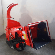 Broyeur de branches sur tracteur_1