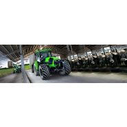 Modèle de tracteur compact Deutz Fahr adapté à la sylviculture et services communaux