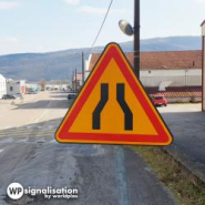 Panneau de danger chaussée rétrécie AK3_1