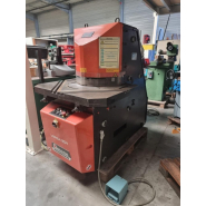 Encocheuse hydraulique à angle fixe - AMADA 205x205x4 - Année 1996 - 4 kW_1