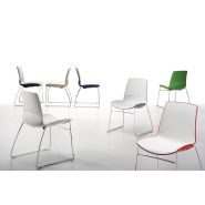 Chaise now,  apportez de la couleur_1