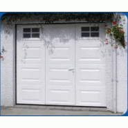 Porte de garage sectionnelle motorisée - ouverture plafond - panneau sandwich - avec portillon, hublot, isolation thermique et étanchéité à l'air_1