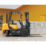 Chariot élévateur industriel diesel 3 T à louer - Capacité 3000 kg - Hauteur maximale 6 m - Manutention en industrie et entrepôts_1