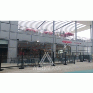 Paravent ajustable en verre pour espaces extérieurs