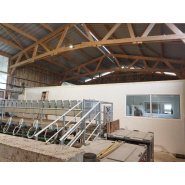 Bâtiment pour chèvres modulaire et durable en bois - Sur mesure selon vos besoins agricoles - ROINE_1