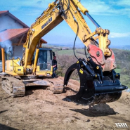 Godet grappin robuste et efficace pour travaux intensifs