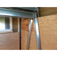 Colonne de collecte des déchets plâtre avec habillage en bois naturel