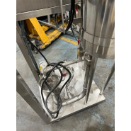 Cuve chauffant skid d'occasion avec pompe centrifuge - référence : c8304_1