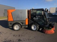 Balayeuse de voirie Nilfisk CR3500 d'occasion - 2 balais, cuve à déchet 1.5m³ - Référence : perie7270_1