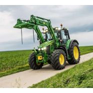 Machine agricole John Deere 6120M pour fauchage et fanage
