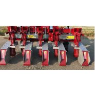 Bineuse pour destruction des mauvaises herbes et affinage du sol