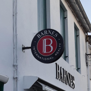 Enseigne Drapeau PVC Ronde Épaisseur 90 mm - chants blancs ou noirs