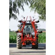 Faneuse rotative offrant une largeur de travail de 2,50 m à 8,50 m