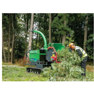 Broyeur de végétaux sur chenilles - diamètre de coupe 150 mm - 34 CV - disponible en location pour travaux de jardinage et d'extérieur_1