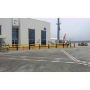 Barrière de sécurité aéroport et entrepôt  logistique - guidage piéton et résistance aux impacts_1