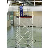 Tour mobile Layher avec hauteur de travail maximale de 13,60 m