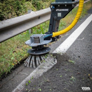 Balayeuse hydraulique Série SSC550 - adaptable sur mini-pelle 1.5 à 7.5 tonnes - marque Cangini Benne_1