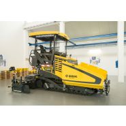 BF 300 C-2 - Finisseur citadin compact et puissant avec moteur 55 kW et largeur de pose jusqu'à 5 mètres_1