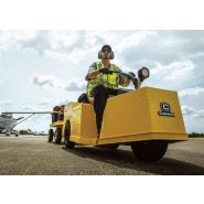 Cushman Tug 5000 - Tracteur logistique - Crown - Capacités de remorquage 5000 lb et 8000 lb - Plateforme de cargaison de 4,9 pi² - Groupe motopropulseur 36V DC_1