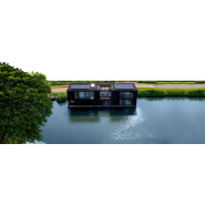 Container flottant au design industriel,  robuste et adapté aux campings et centres de loisirs