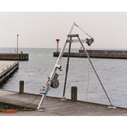 Treuil manuel - charge entre 30 et 200 kg - pour opérations de mesure et de collecte d'échantillon à partir d'un bateau ou d'un quai_1