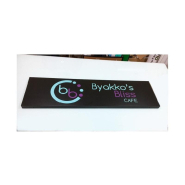 Enseigne en caisson aluminium - plateau dibond, impression UVI, finitions métalliques_1