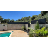 Clôture PVC pleine gris anthracite - MAGMA - Gamme Tendance - plaxage anti-UV, sur-mesure, garantie 10 ans_1