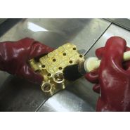 Fontaine de lavage fermée avec gants - capacité lavage : 700x660x560 mm_1