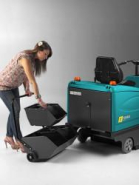 TIGRA - Balayeuse Autoportée Référence : ES0021 - disponible en location et en vente - électrique, efficacité et confort_1