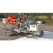 H10-2 - Machine de marquage routier Hofmann - Débit d’air jusqu’à 340 / 670 l/min à 6,0 bar - Moteur HONDA 14,5 kW_1