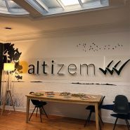 Lettres et/ou logo en polystyrène 3D et herbe synthétique pour l'intérieur et l'extérieur - bleu foncé_2