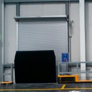 Niveleur de quai - Infraca - Maintien de la hauteur et de la distance entre quais et camions_1