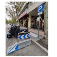 Bloc de délimitation de zone de parking en PEHD - 1600 x 350 x 900 mm - arceau en acier peint ou inox_1