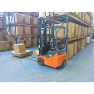 Chariot élévateur électrique Toyota 7FBEST10 E001686 - disponible en occasion et en location de courte à longue durée_1