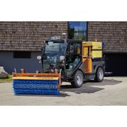 Balayeuse automotrice compacte avec châssis articulé pour une maniabilité optimale