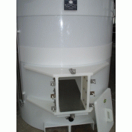 Cuve à vin rouge - 28,50 HL au débordement - Fond en pente inclinée avec grille de filtration inox_1