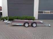 Plateau porte-engin abaissable TOHACO - suspensions pneumatiques - 397x170 cm - PTAC 2700 Kg - 2 essieux freinés - Reference FOURGON_CARGO_1300_BLANC_1